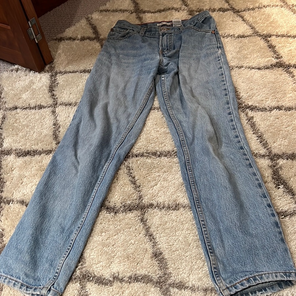 Levi’s relaxed tapered 550s